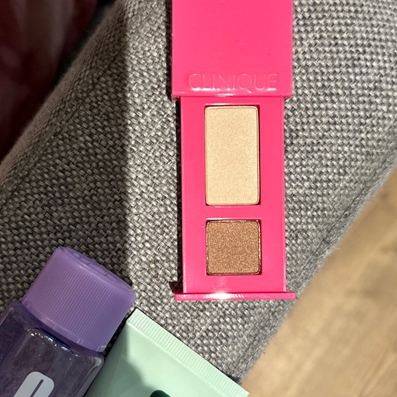 Three piece Clinique sample set - Picture 7 of 7